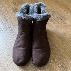 Booties Fur Lines Zipper Ankle Round Toe Brown and Grey Size 6